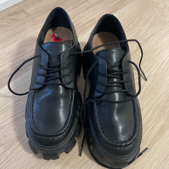 Pieces brogues worn twice - Picture 3 of 3